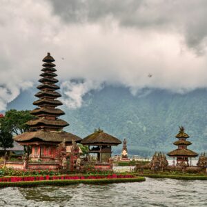 Ulundanu and Hidden Waterfall Tour