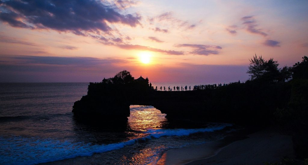 tanah lot temple